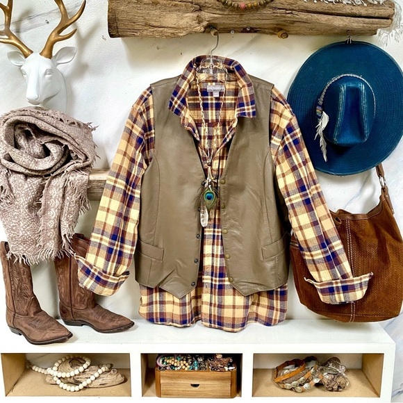 Rustic LEATHER boho vest w southwestern vibe - Picture 3 of 13